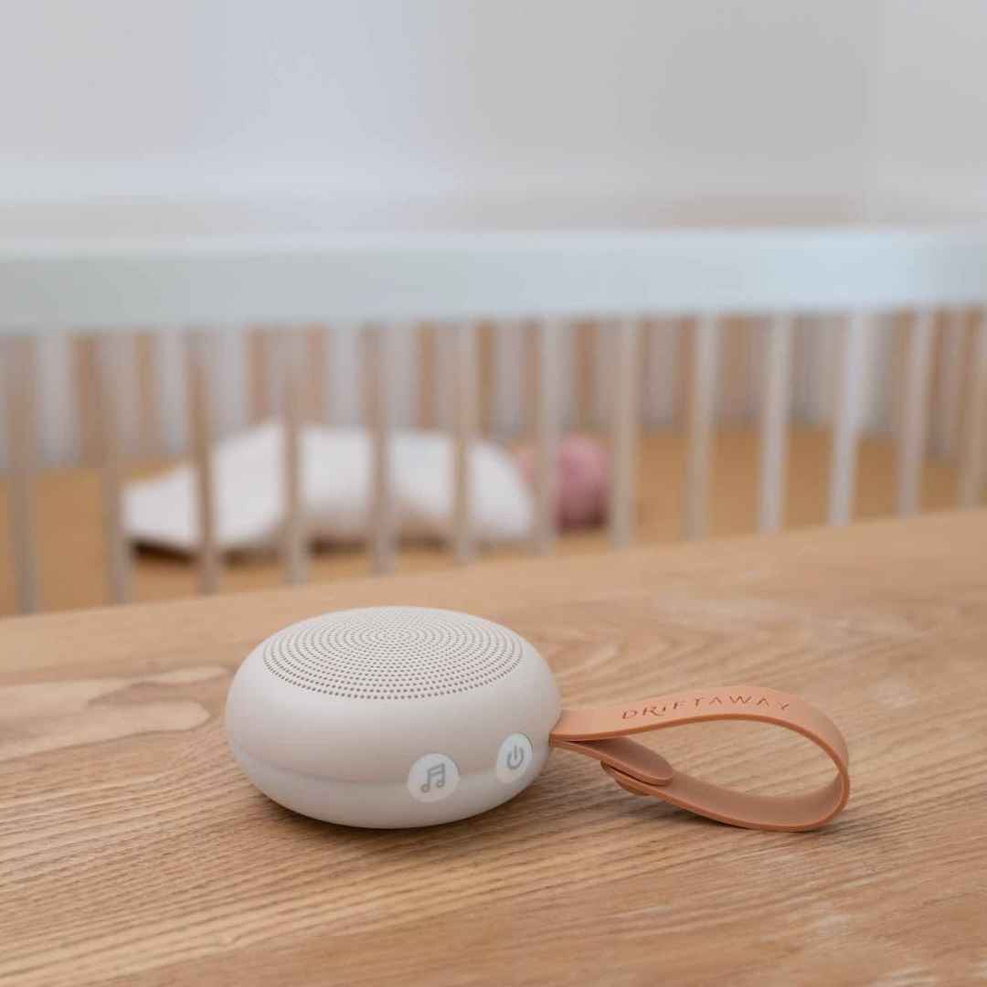 【New】Drift Away Portable White Noise Machine（ドリフトアウェイ　ポータブルホワイトノイズマシン）
